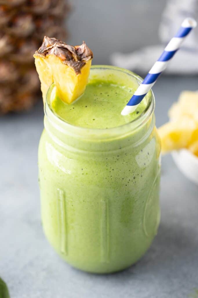 green smoothie for pregnanacy with pineapple
