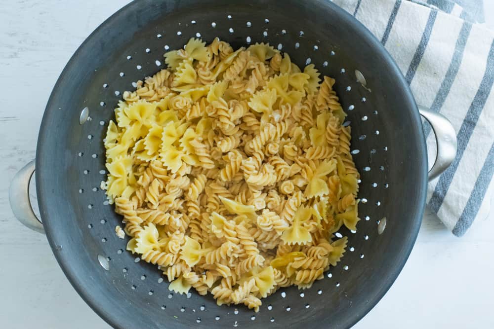 cooked pasta in coliander