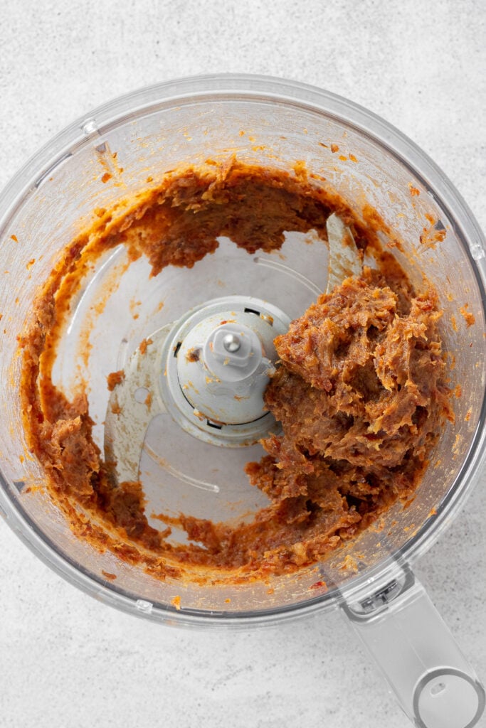 medjool dates in food processor